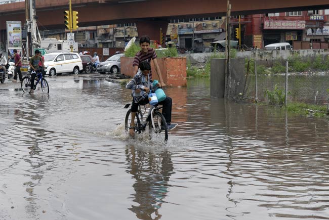जयपुर में भारी बारिश, शहर हुआ पानी-पानी