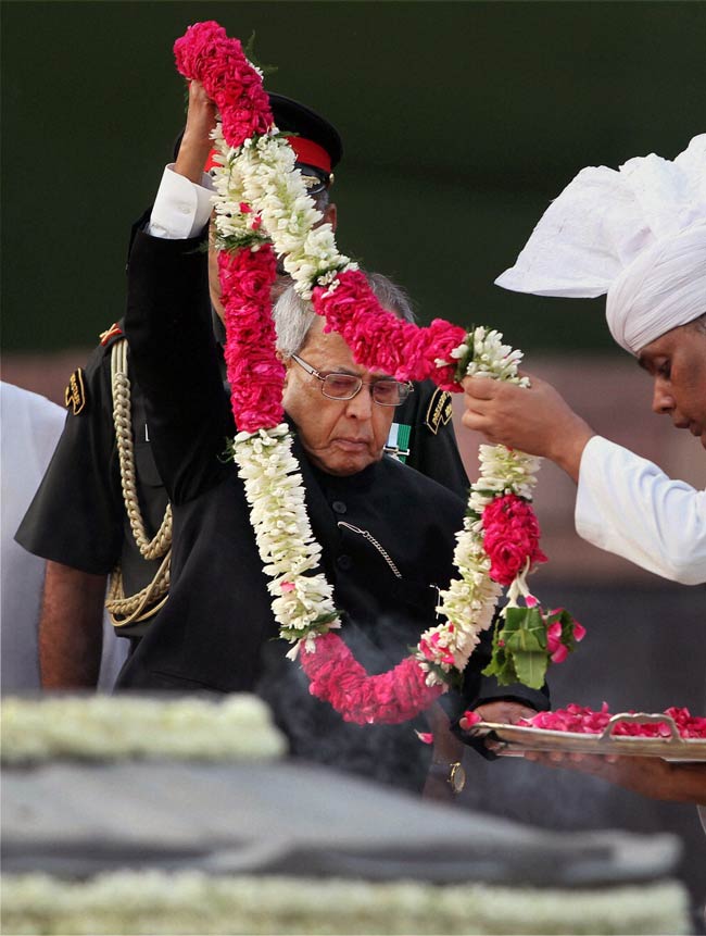 देश ने राजीव गांधी को याद किया