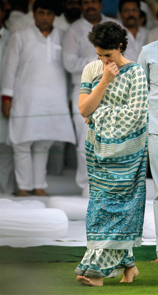 देश ने राजीव गांधी को याद किया