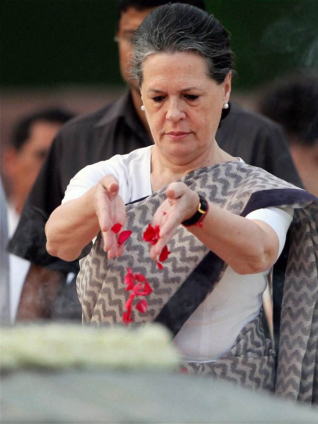 देश ने राजीव गांधी को याद किया