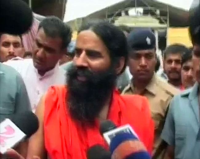 रामदेव का संसद कूच का आह्वान | अरबपति योगी