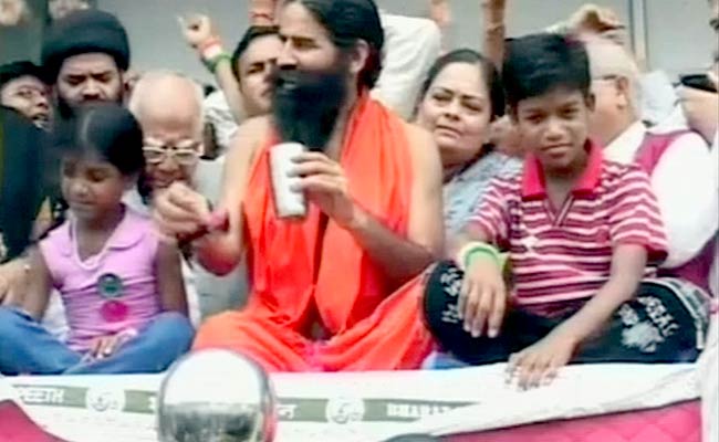 देखें कैसे टूटा रामदेव का अनशन | कैसे हुए गिरफ्तार