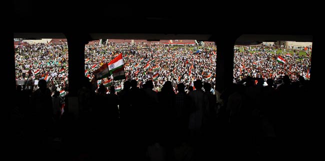 देखें कैसे टूटा रामदेव का अनशन | कैसे हुए गिरफ्तार