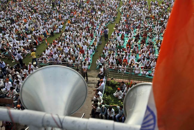 देखें कैसे टूटा रामदेव का अनशन | कैसे हुए गिरफ्तार