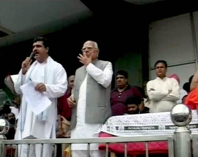 देखें कैसे टूटा रामदेव का अनशन | कैसे हुए गिरफ्तार