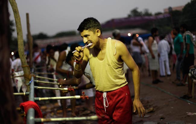बाबा रामदेव ने दी PM को नसीहत | आंदोलन का पहला दिन