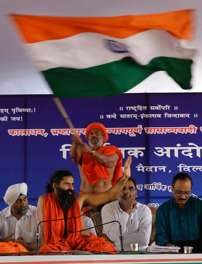 10 अगस्‍त 2012: तस्वीरों में दिनभर की अहम खबरें | पढ़ें