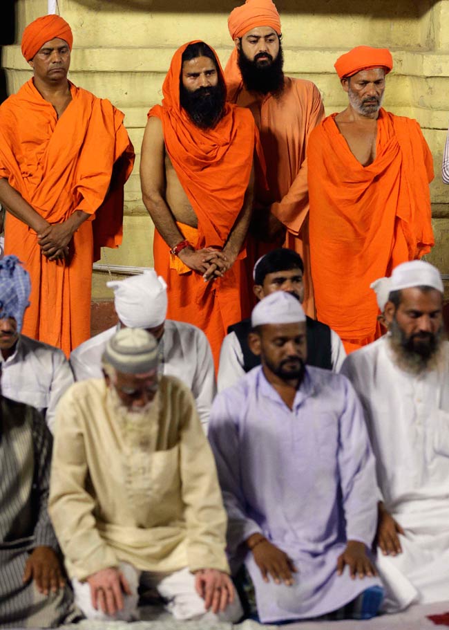 बाबा रामदेव ने दी PM को नसीहत | आंदोलन का पहला दिन