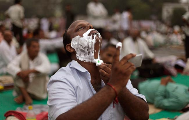 बाबा रामदेव ने दी PM को नसीहत | आंदोलन का पहला दिन