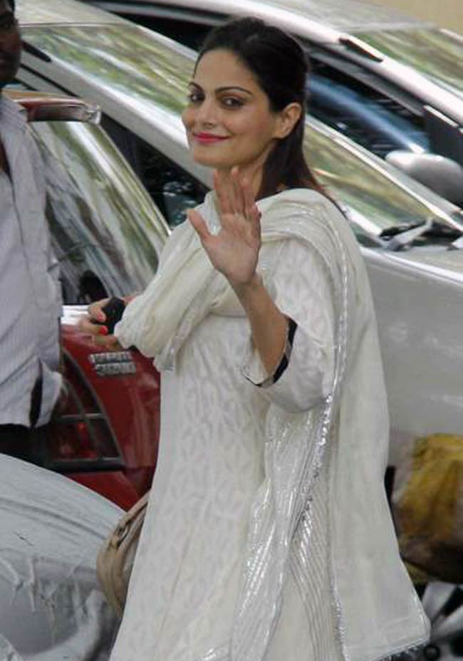 सलमान ने परिवार के साथ मनाया ईद