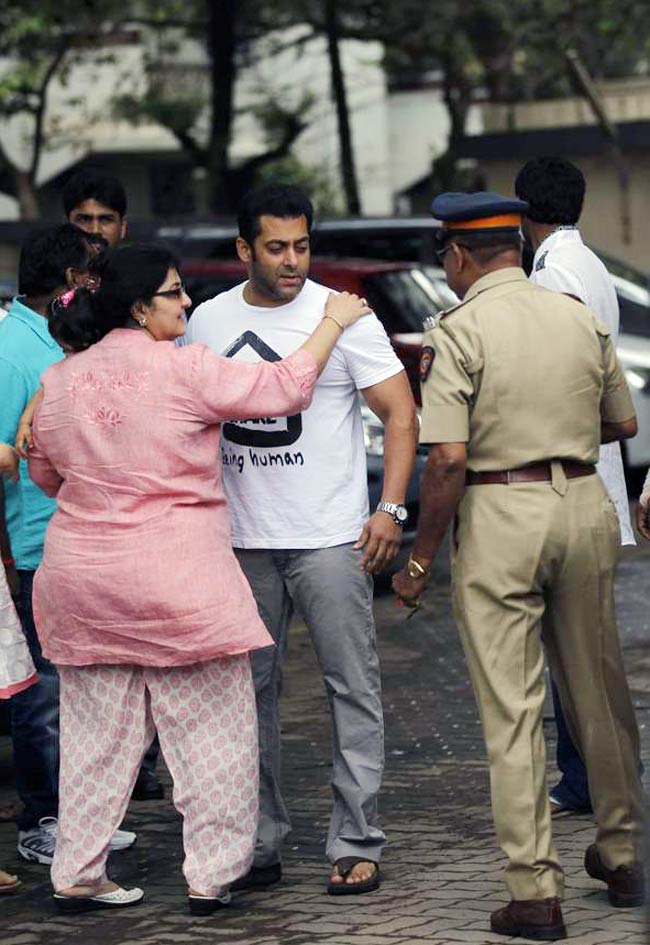 सलमान ने परिवार के साथ मनाया ईद