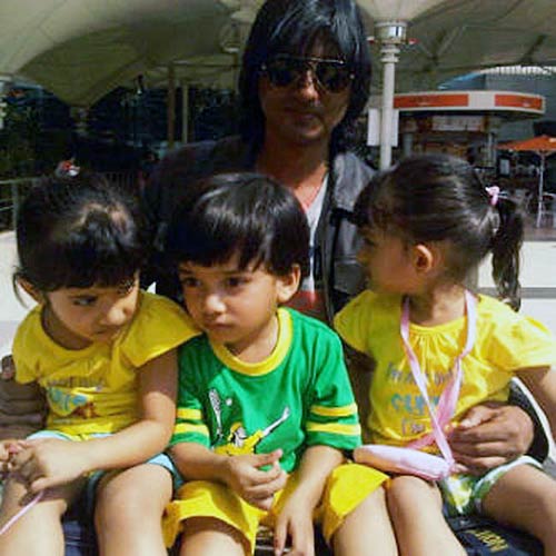 अपने बच्चों के साथ दिग्गज सितारे | ग्लैमर का तड़का