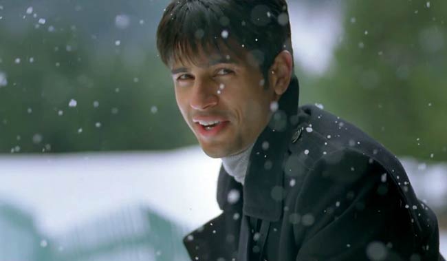 'स्टूडेंट ऑफ द ईयर' का फर्स्ट लुक | बॉलीवुड की हसीन परियां