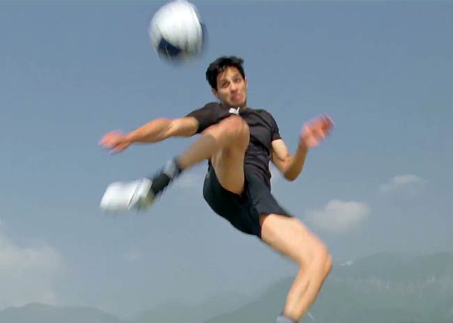 'स्टूडेंट ऑफ द ईयर' का फर्स्ट लुक | बॉलीवुड की हसीन परियां