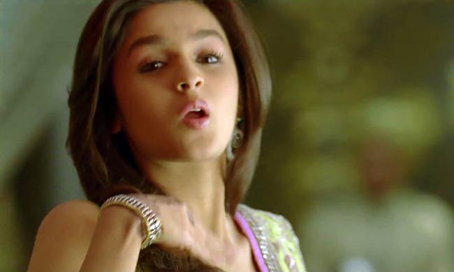 'स्टूडेंट ऑफ द ईयर' का फर्स्ट लुक | बॉलीवुड की हसीन परियां