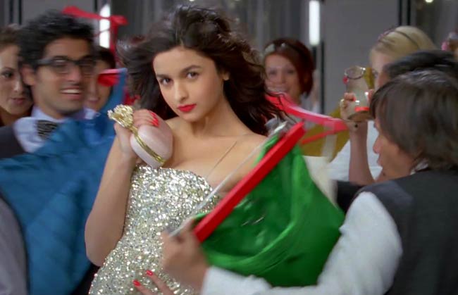 'स्टूडेंट ऑफ द ईयर' का फर्स्ट लुक | बॉलीवुड की हसीन परियां