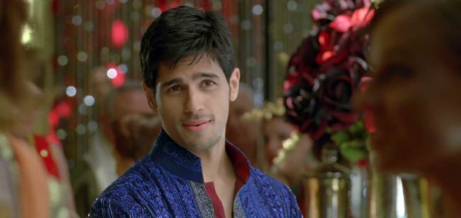 'स्टूडेंट ऑफ द ईयर' का फर्स्ट लुक | बॉलीवुड की हसीन परियां