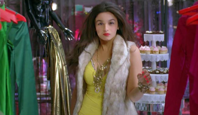 'स्टूडेंट ऑफ द ईयर' का फर्स्ट लुक | बॉलीवुड की हसीन परियां