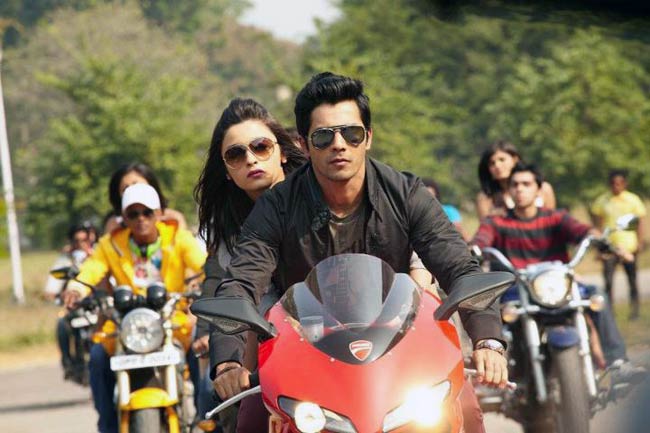 'स्टूडेंट ऑफ द ईयर' का फर्स्ट लुक | बॉलीवुड की हसीन परियां