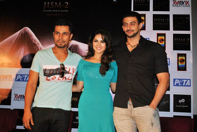 'जिस्म-2' की खातिर सनी लियोन का हॉट फोटोशूट | सनी लियोन