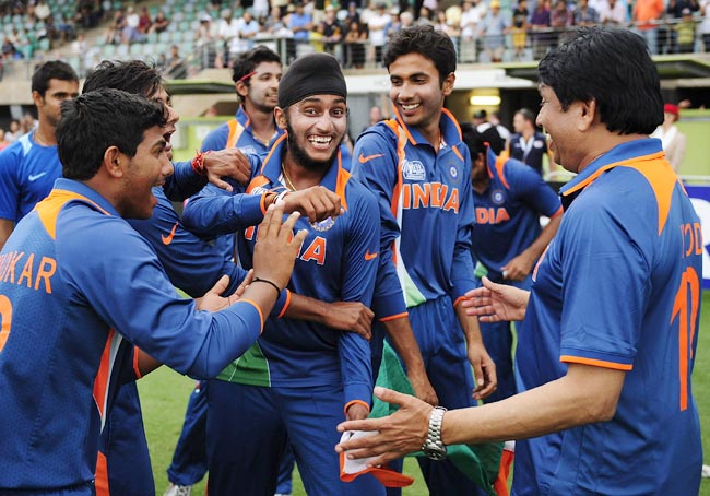 अंडर 19 वर्ल्‍ड कप: ऑस्‍ट्रेलिया को हरा भारत बना चैंपियन