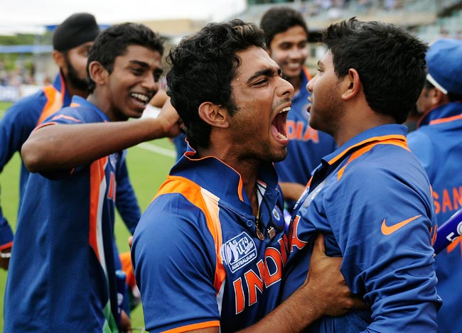 अंडर 19 वर्ल्‍ड कप: ऑस्‍ट्रेलिया को हरा भारत बना चैंपियन