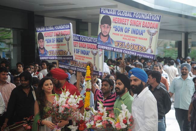 विश्व विजेता U-19 क्रिकेट टीम इंडिया का जोरदार स्वागत