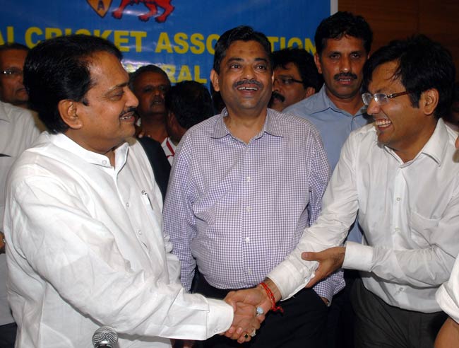 विलासराव देशमुख का निधन | किसने क्‍या कहा?