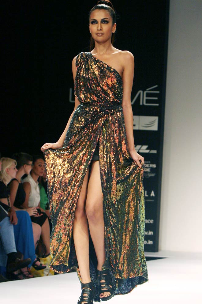 Lakme Fashion Week: पहले दिन की झलकियां | सेक्‍सी मेगन