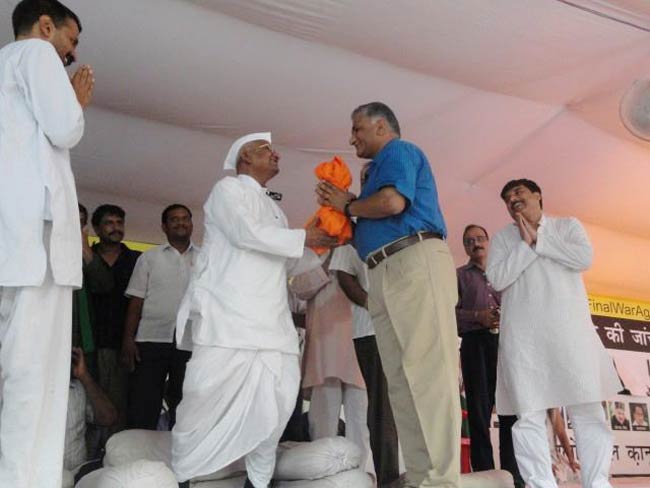 03 अगस्‍त 2012: तस्वीरों में दिनभर की अहम खबरें | पढ़ें