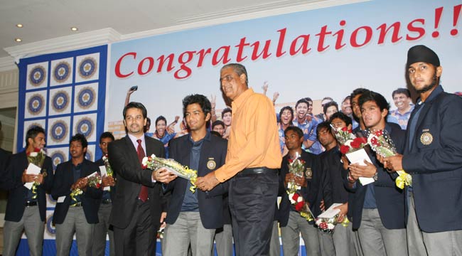 विश्व विजेता U-19 क्रिकेट टीम इंडिया का जोरदार स्वागत