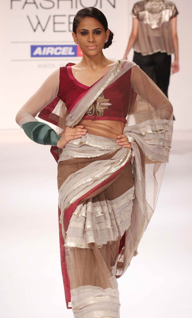 Lakme Fashion Week: पहले दिन की झलकियां | सेक्‍सी मेगन