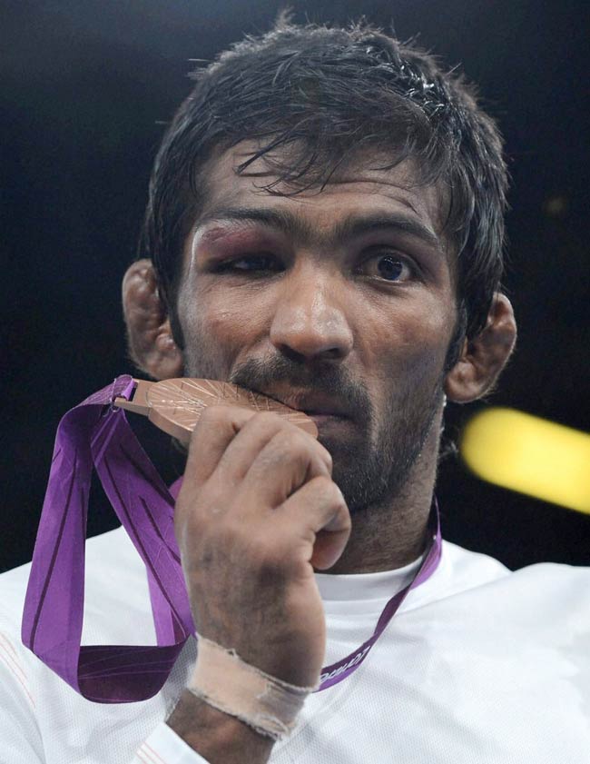 योगेश्वर दत्त ने जमकर मनाया जीत का जश्न