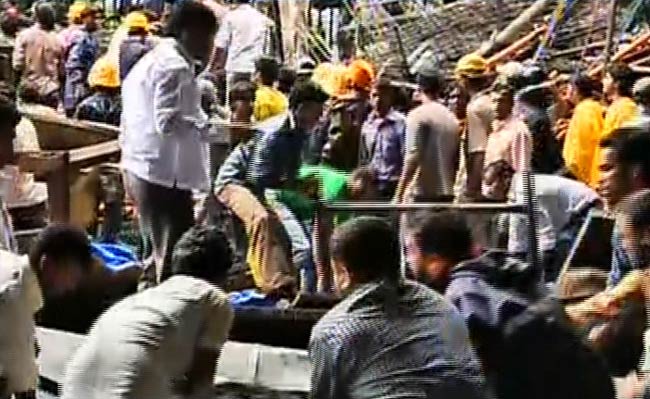 मुंबईः देखें कैसे ढहा मेट्रो का एक निर्माणाधीन पुल | पढ़ें