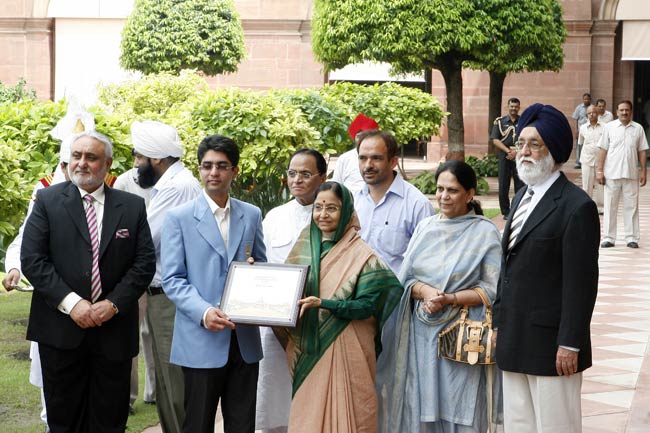 ओलंपिक में देश के एकमात्र गोल्ड मेडलिस्ट अभिनव बिंद्रा