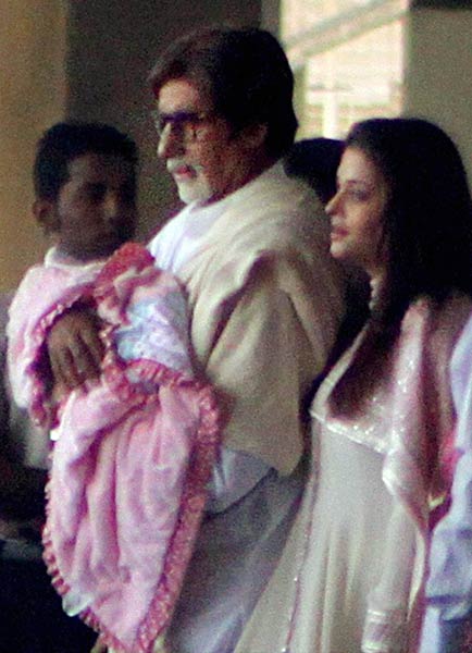 ऐश्‍वर्या-अभिषेक की बेटी आराध्‍या की एक झलक