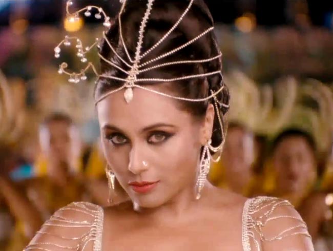 'अय्या' में नजर आएंगी अनदेखी रानी | रानी का बेली डांस