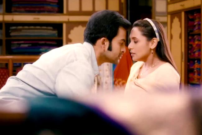 'अय्या' में नजर आएंगी अनदेखी रानी | रानी का बेली डांस