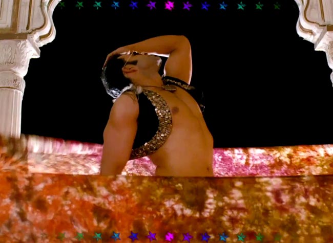 'अय्या' में नजर आएंगी अनदेखी रानी | रानी का बेली डांस