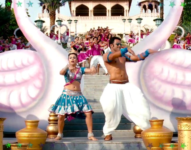 'अय्या' में नजर आएंगी अनदेखी रानी | रानी का बेली डांस