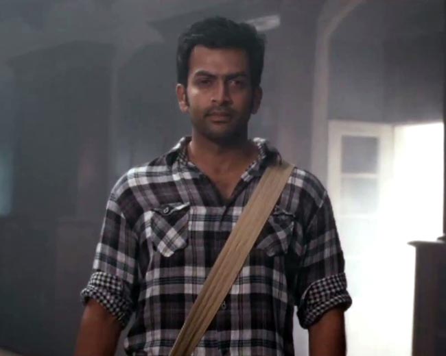 'अय्या' में नजर आएंगी अनदेखी रानी | रानी का बेली डांस