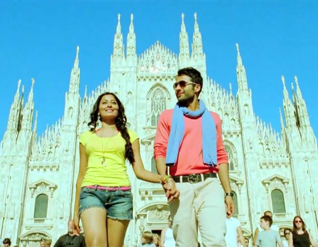 'अजब गजब लव' का फर्स्ट लुक  | दक्षिण का जलवा