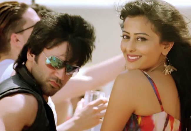 'अजब गजब लव' का फर्स्ट लुक  | दक्षिण का जलवा