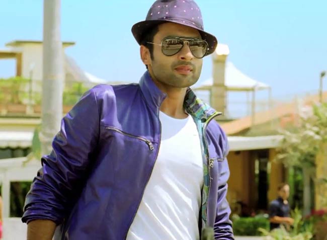 'अजब गजब लव' का फर्स्ट लुक  | दक्षिण का जलवा