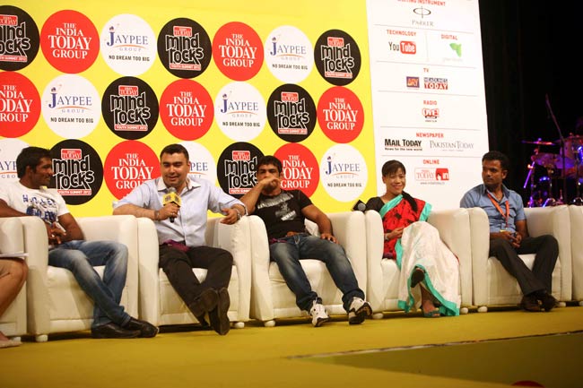 07 सितंबर 2012: तस्वीरों में दिनभर की बड़ी खबरें | पढ़ें