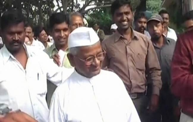 18 सितंबर 2012: तस्वीरों में दिनभर की अहम खबरें | पढ़ें