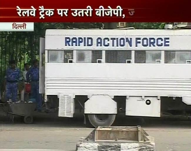 देशव्यापी बंद से अस्त-व्यस्त हुआ भारत