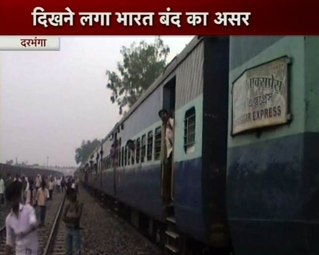 देशव्यापी बंद से अस्त-व्यस्त हुआ भारत