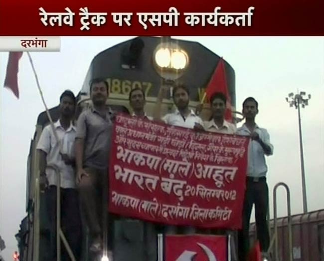 देशव्यापी बंद से अस्त-व्यस्त हुआ भारत