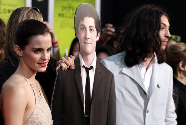 जब खिसकी एमा वाटसन की ड्रेस... | पेटा व सुंदरियां